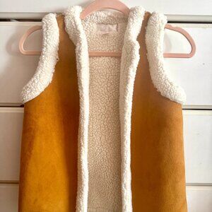 Xhilaration Camel Suede-like Vest with a White Sherpa lining